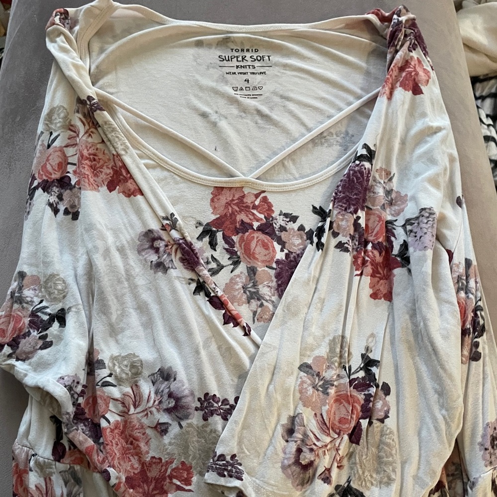 Torrid white floral soft blouse